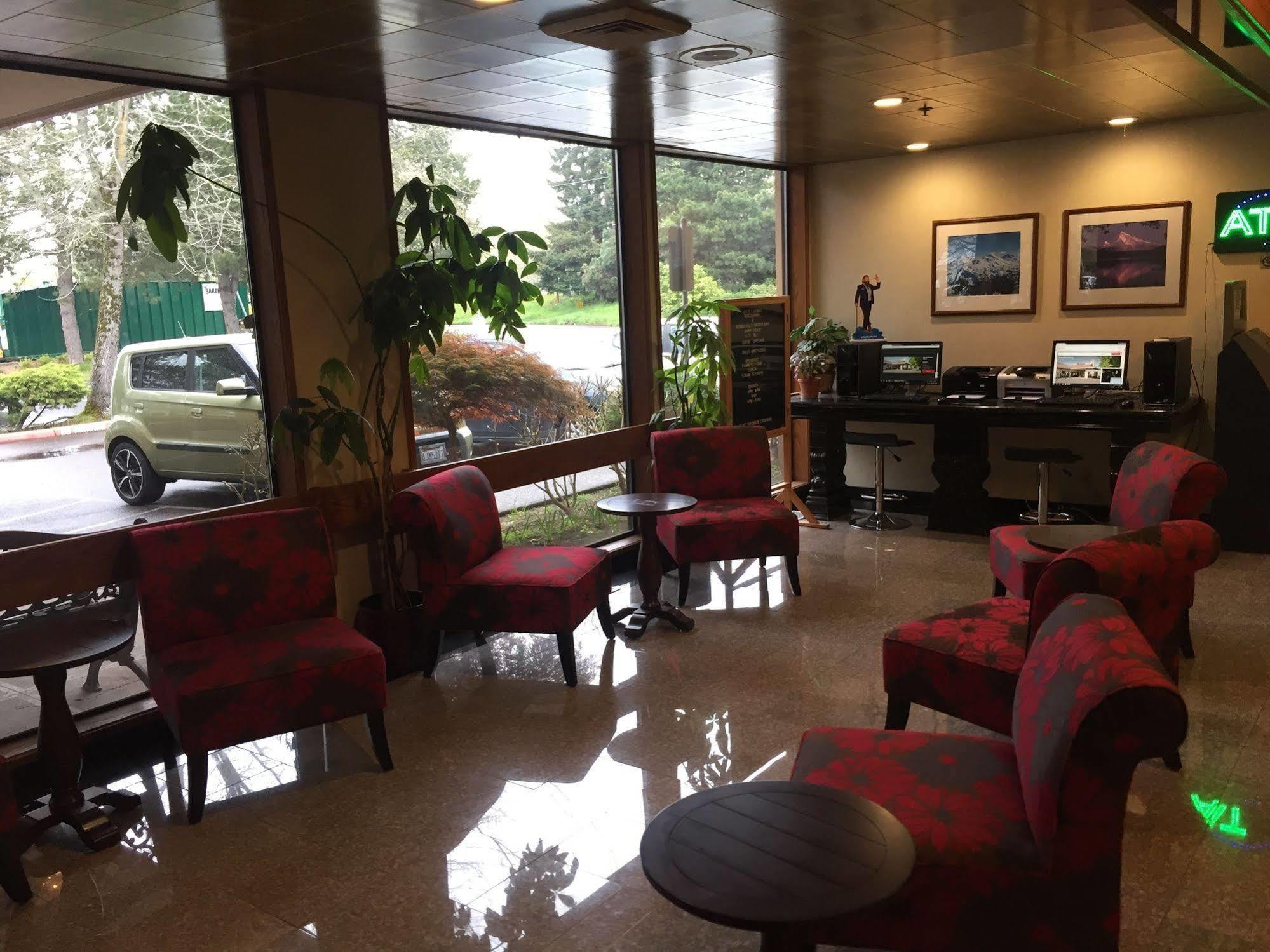 Ramada By Wyndham Airport