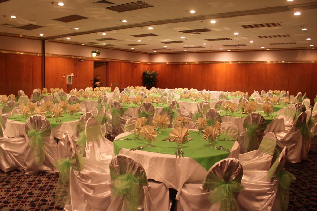 Hotel Ramada By Wyndham Airport